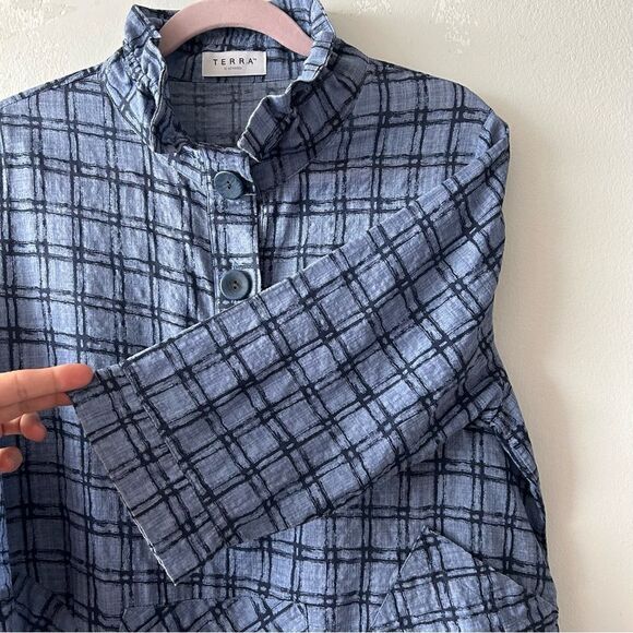 Terra Sj Apparel Women's Stand Up Collar Lagenlook 2/3 Sleeves Shirt Blue/Navy - Picture 4 of 7